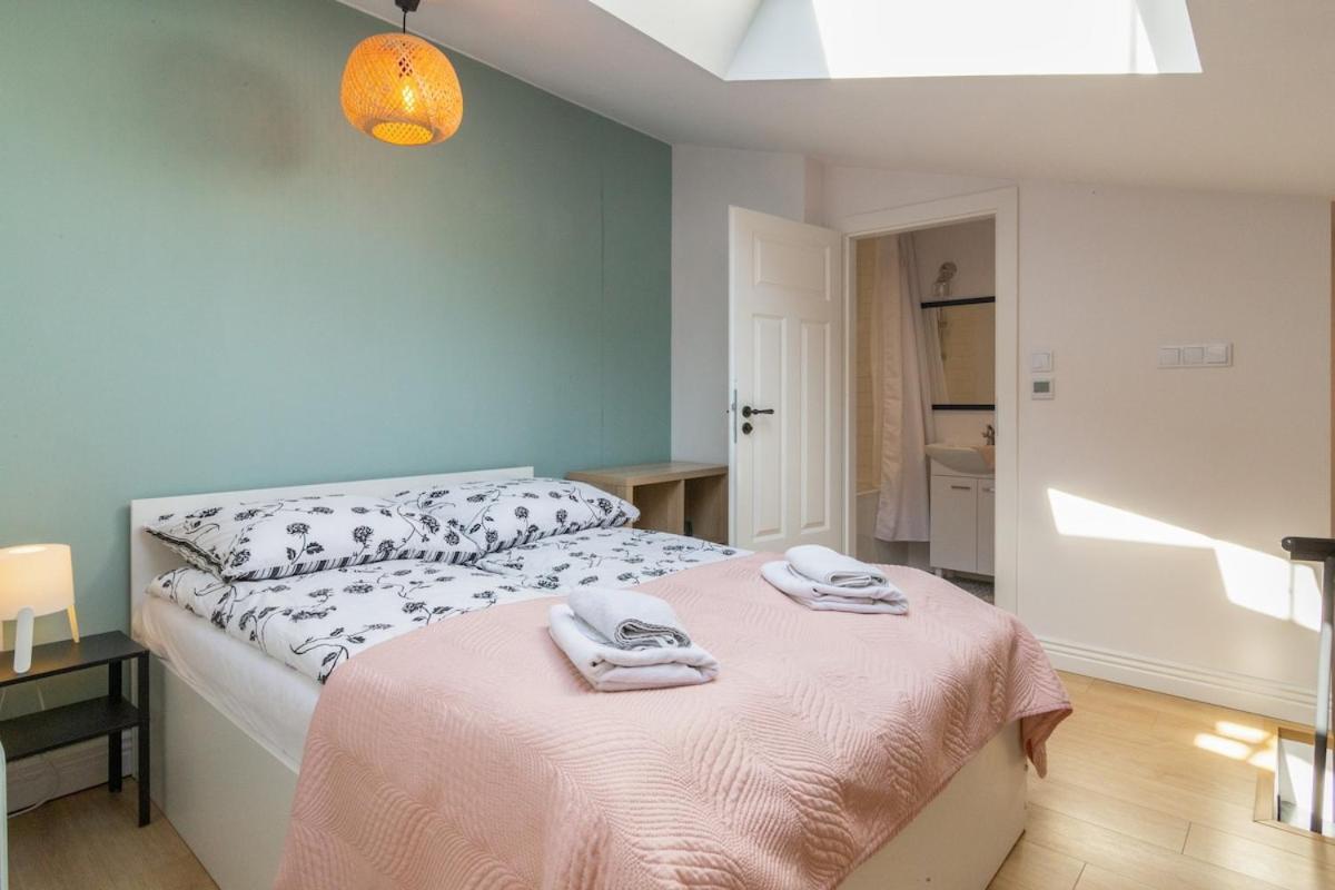 Charming 2-level Loft In Cracow Apartment *